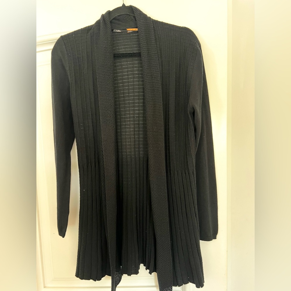 Stunning black open cardigan that will pair w/any outfit!Super soft & versatile